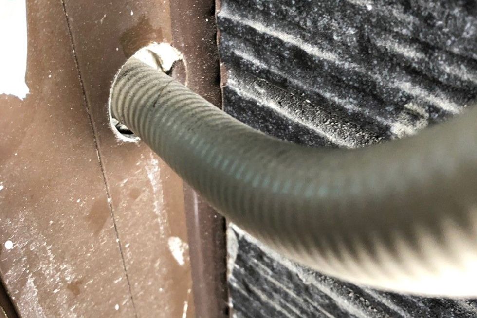 管線穿孔處未確實填縫